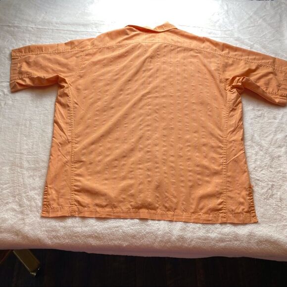 Mountain Hardwear Orange Short Sleeve Button Down Shirt - Picture 2 of 13